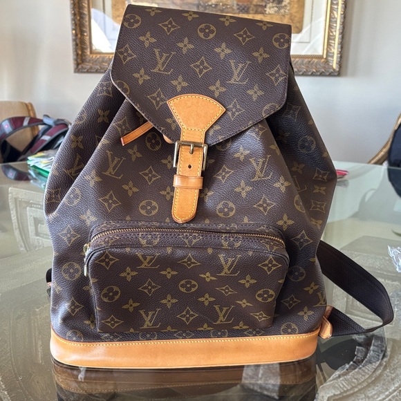 Louis Vuitton Montsouris Monogram Backpack. Includes organizational insert